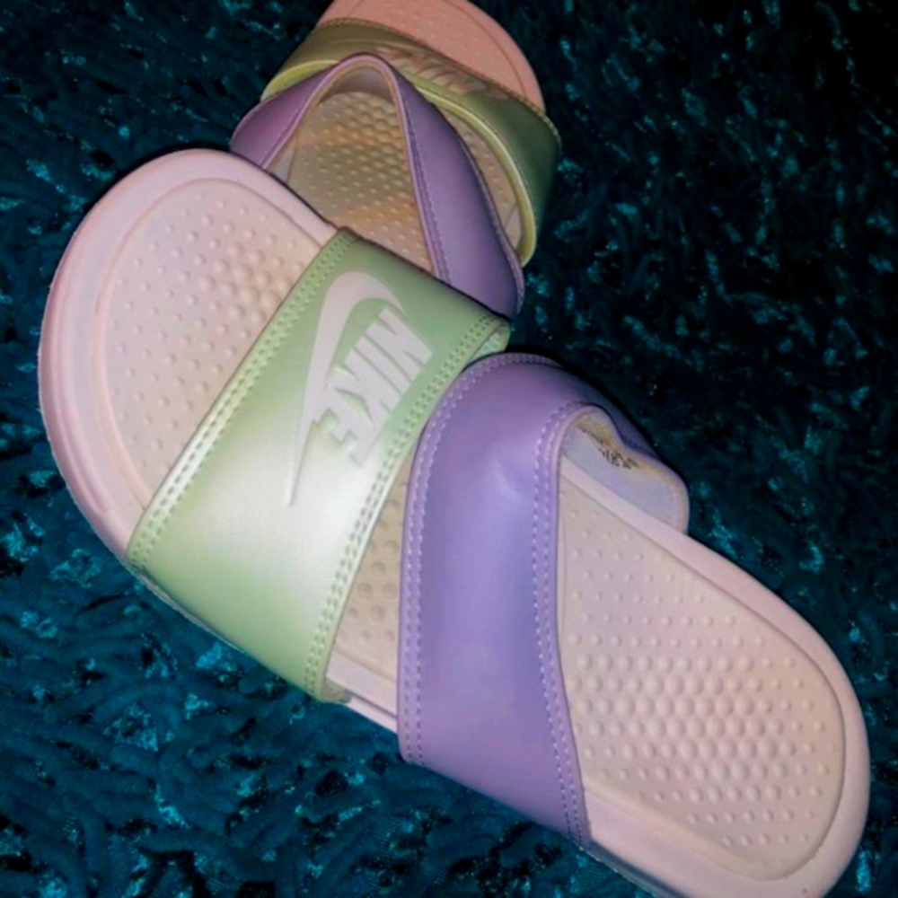 Nike sandals great great condition